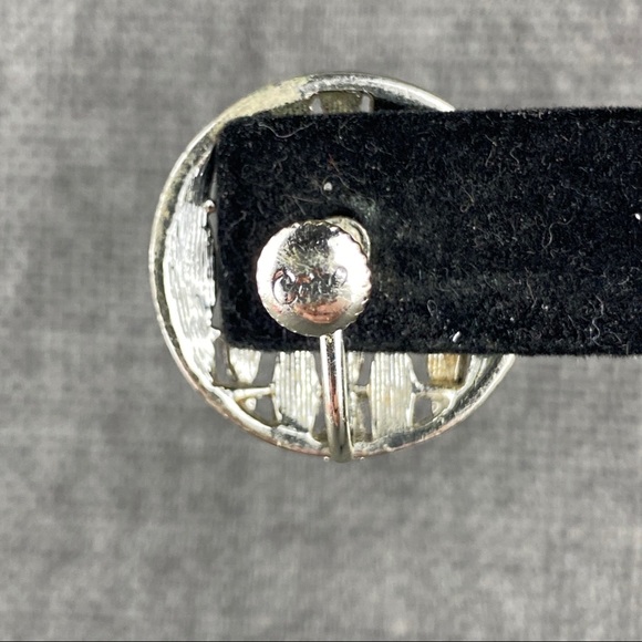 Vintage Coro Woven Silver Screw Back Earrings - Picture 4 of 7